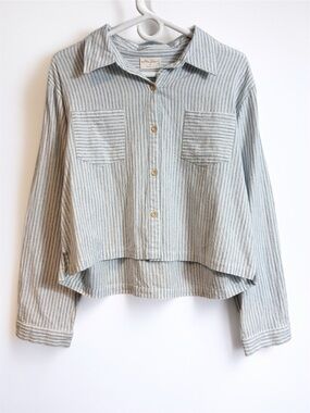 Allie Rose Cotton Linen Blend Coastal Summer Cropped Roll Tab Sleeve Top